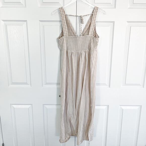 Old Navy Sleeveless Linen-Blend Smocked Tie-Back Gingham Maxi Shift Dress - Picture 8 of 9